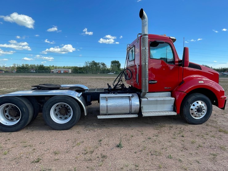2014-kenworth-t880-image-6