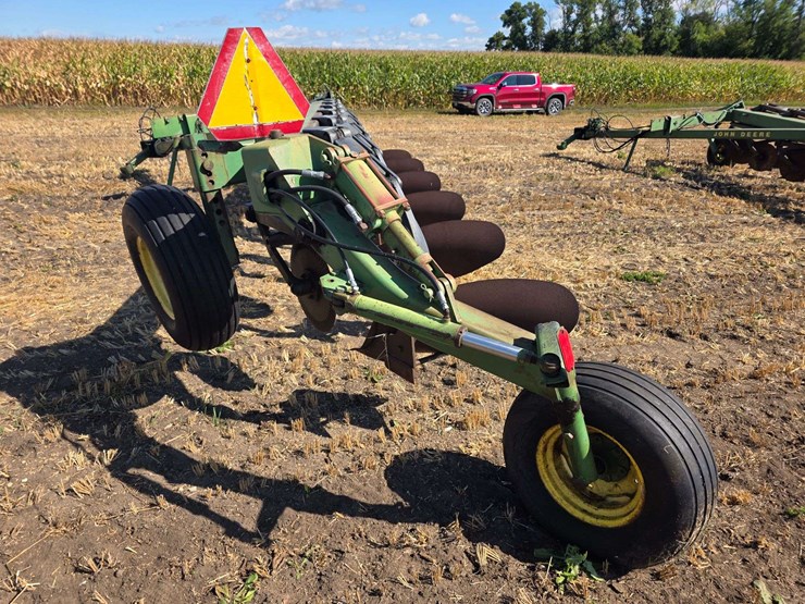 john-deere-2700-image-11