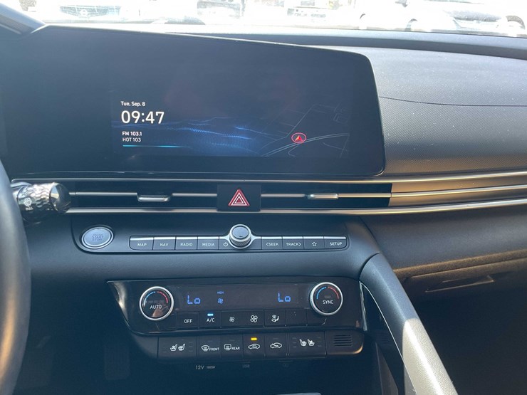 #1859-•-2023-hyundai-elantra-(has-nm-title)-image-35