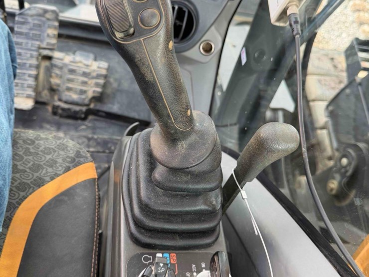2021-case-cx145d-excavator-image-26