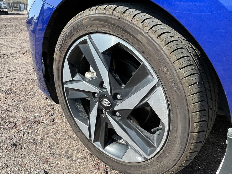 #1859-•-2023-hyundai-elantra-(has-nm-title)-image-46