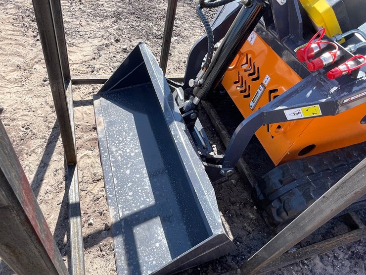 #2066-•-unused-2026-landhonor-mini-skid-steer-loader-image-11