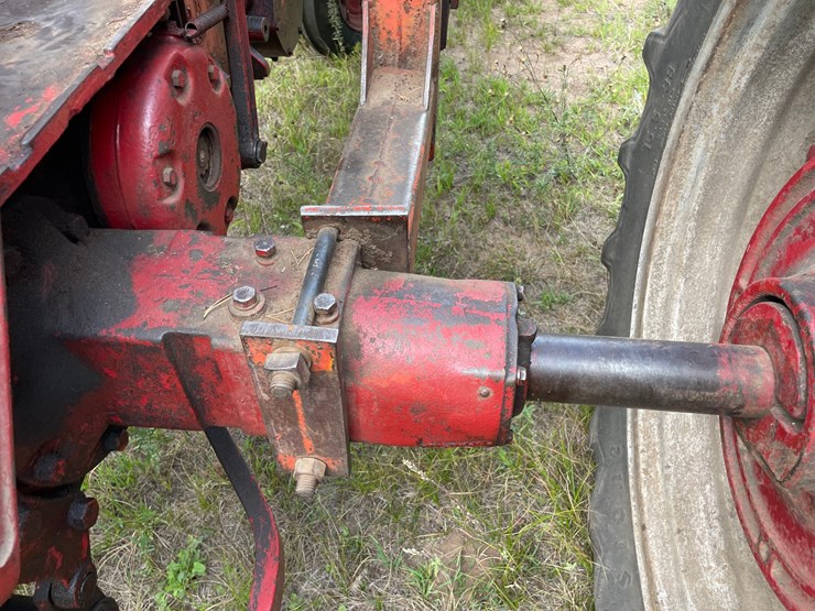 #6202-•-farmall-460-loader-tractor-image-39