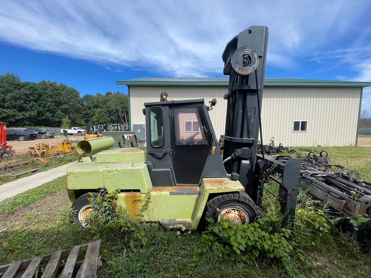 #135-•-clark-forklift-(shawano,-wi)-image-2