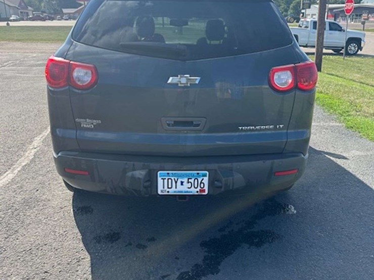 2011-chevrolet-traverse-image-4