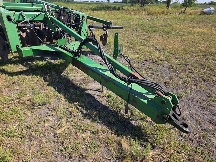 john-deere-2700-image-5