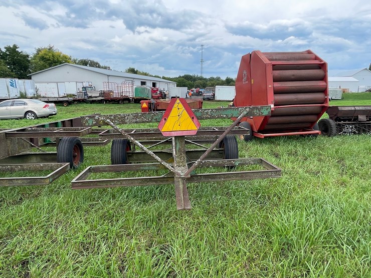 #2973-•-round-bale-wagon-image-5