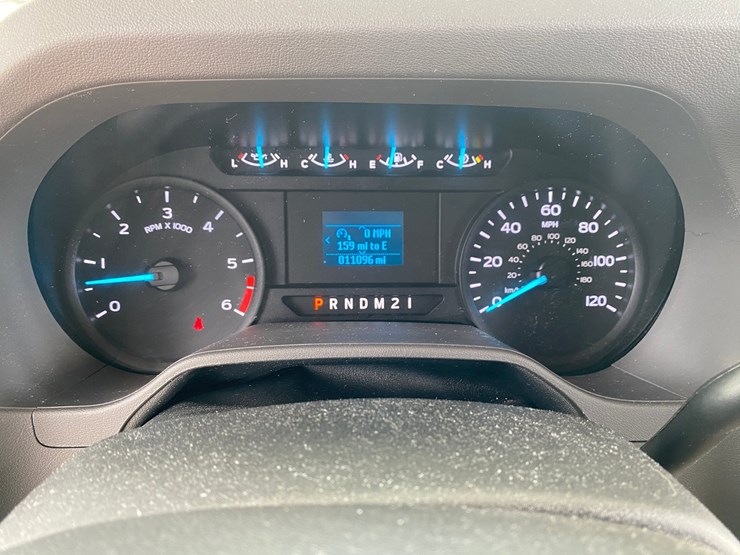 2021-ford-e350-image-18
