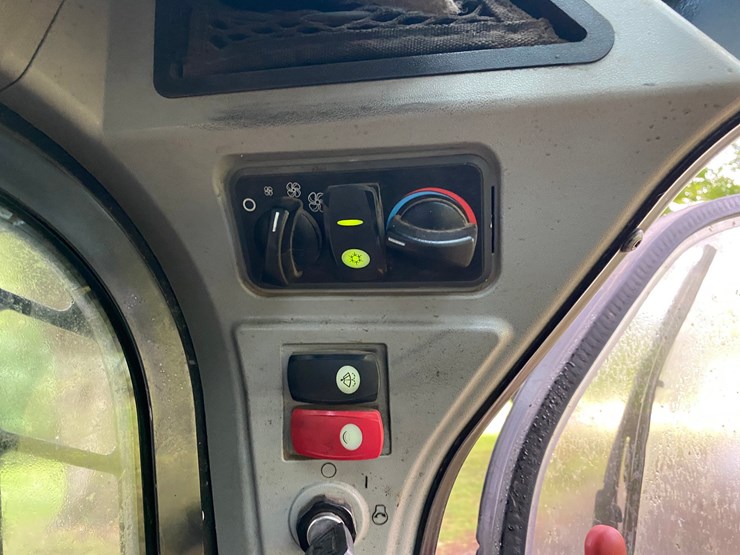 2019-caterpillar-259d-image-42