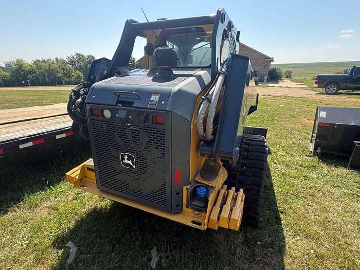 deere-331g-image-24