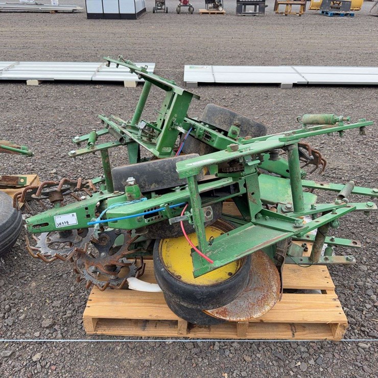 JOHN DEERE 7100