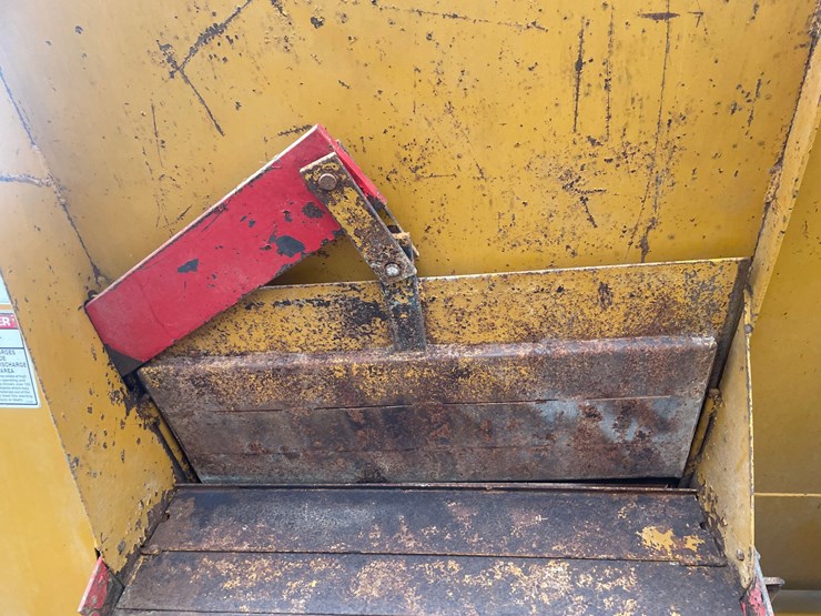#2376-•-knight-manure-spreader-image-14