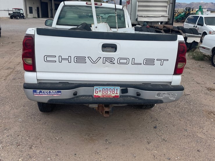 #1877-•-2003-chevy-silverado-pick-up-truck-(has-nm-title)-(offsite-at-nmsu)-image-5