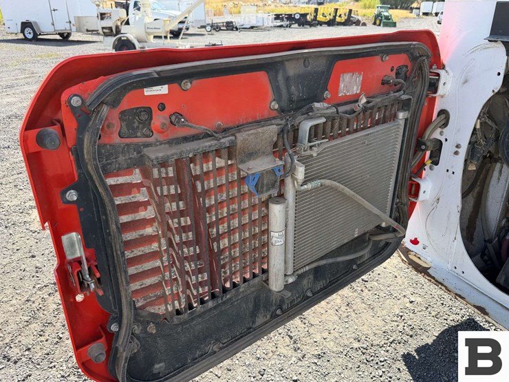 2021-bobcat-t66-image-25
