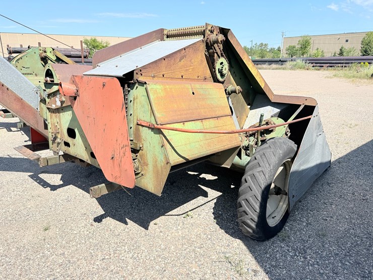 #621-•-new-idea-corn-picker-(rogers,-mn)-image-11
