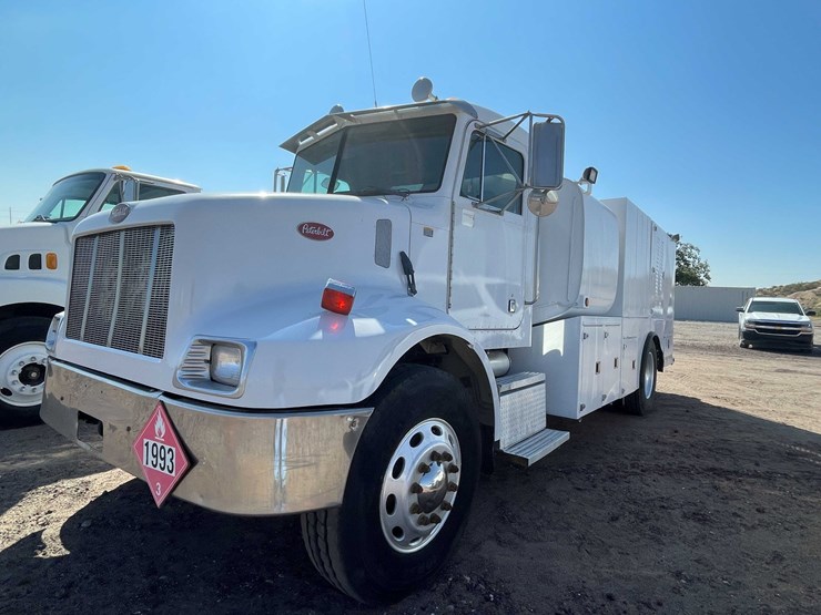 2004-peterbilt-330-image-48