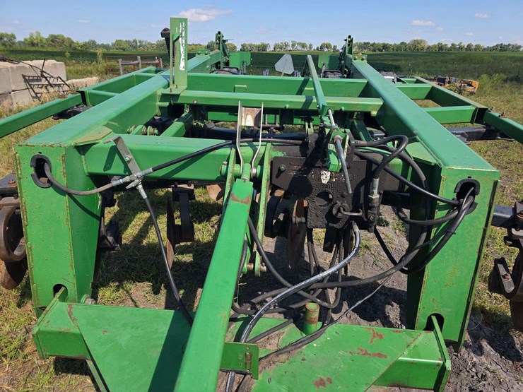 john-deere-2700-image-46