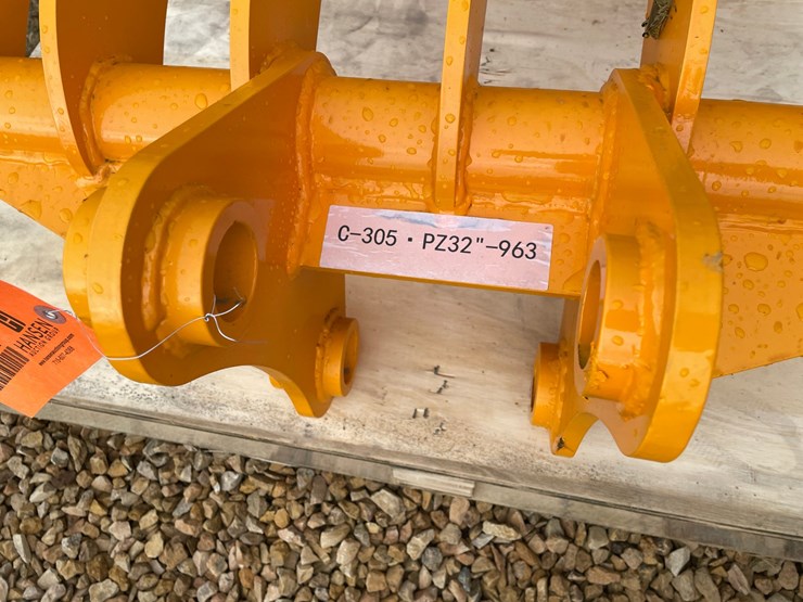 caterpillar-305-image-7