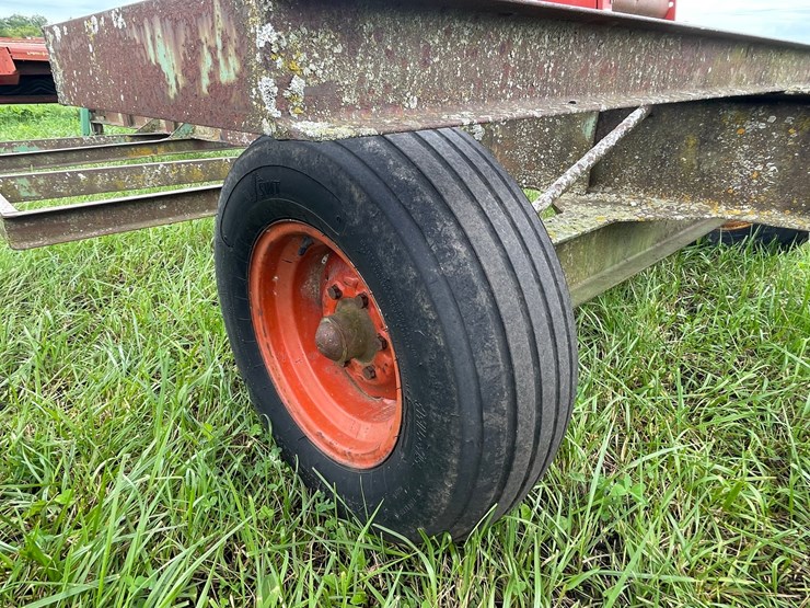 #2973-•-round-bale-wagon-image-7