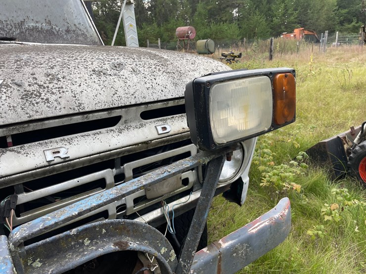 #6208-•-ford-f500-single-axle-flatbed-truck-(no-title)-image-9
