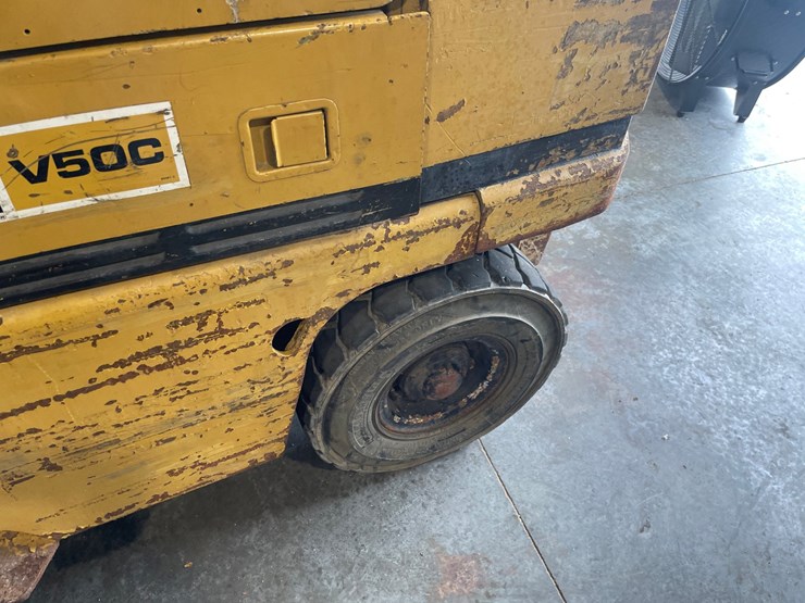 #133-•-cat-pneumatic-forklift-(shawano,-wi)-image-14