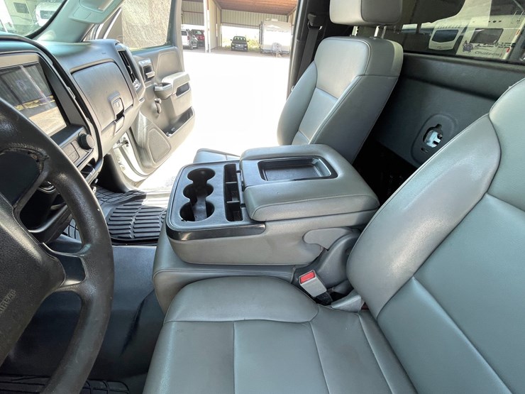 #1864-•-2018-chevy-work-truck-(has-nm-title)-image-55