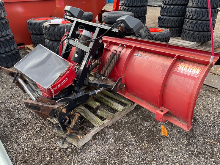 #5094-•-western-plow-with-mounting-bracket-image-4