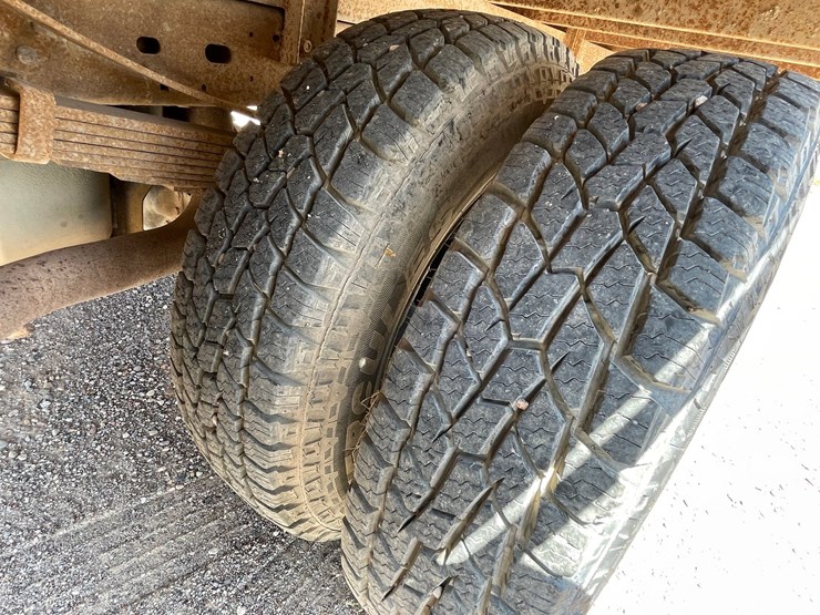 2001-ford-f350-image-26