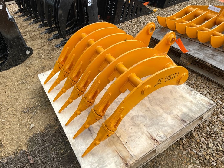 caterpillar-305-image-1
