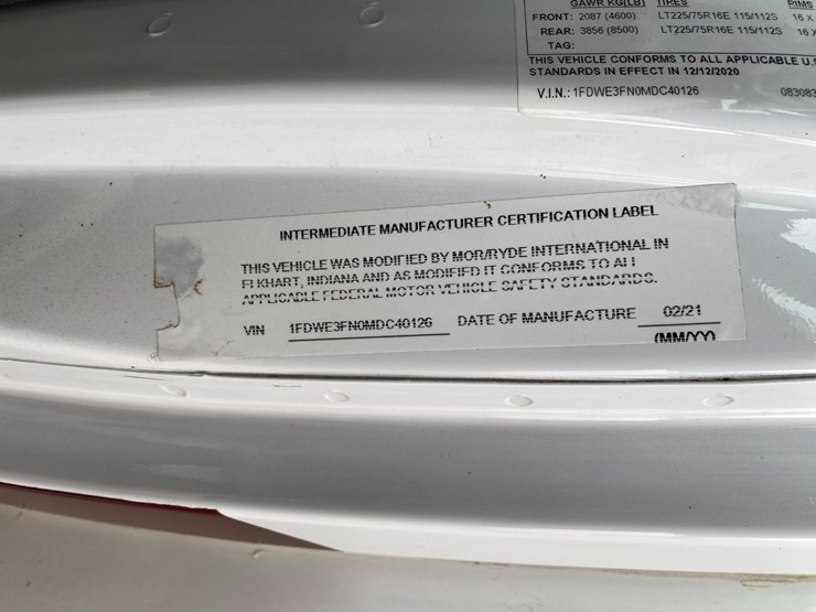 2021-ford-e350-image-70