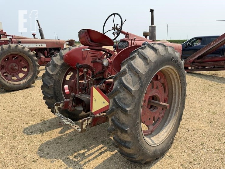 1955-farmall-300-image-4