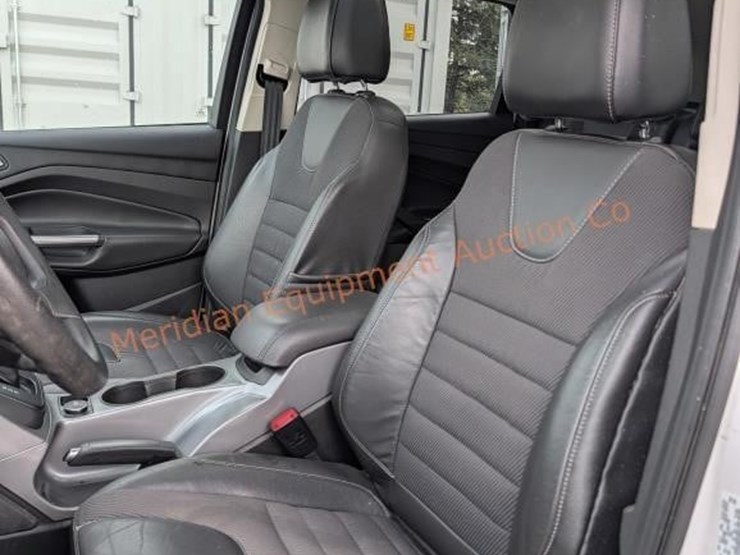 2015-ford-escape-se-image-12