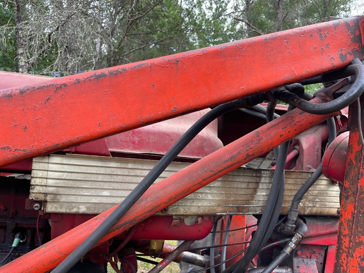 #6202-•-farmall-460-loader-tractor-image-53