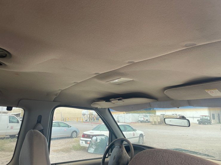 2000-ford-e350-image-31