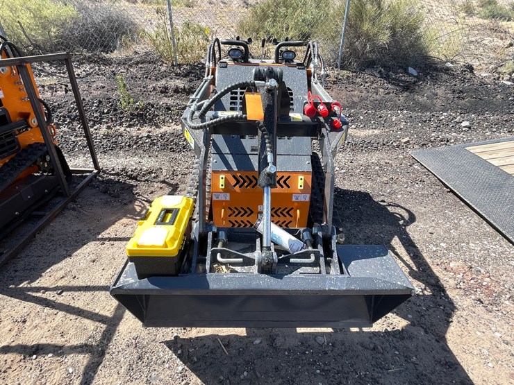 #2067-•-unused-2026-landhonor-mini-skid-steer-loader-image-23
