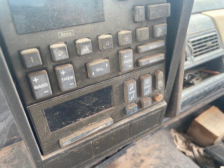 #1875-•-1992-chevy-1/2-ton-pickup-truck-(has-nm-title)-(offsite-at-nmsu)-image-36