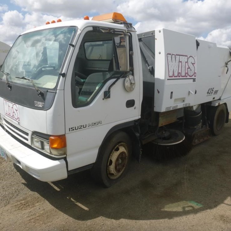 2005 ISUZU NQR