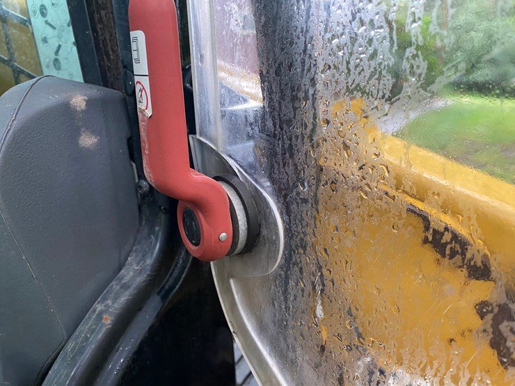2019-caterpillar-259d-image-35