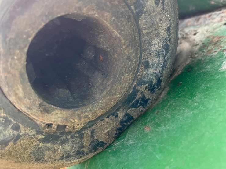john-deere-336-image-15