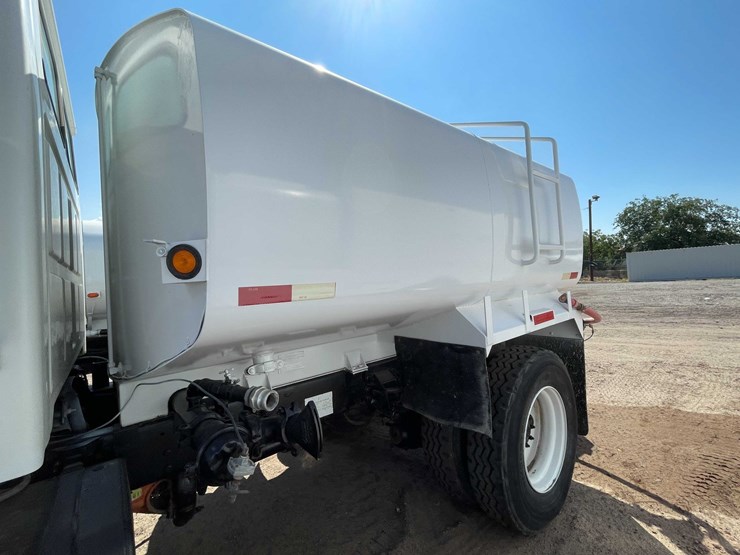 #1851-•-2000-sterling-7500-water-tank-truck-(has-nm-title)-image-20