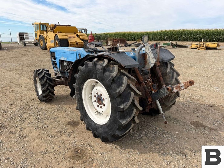 ford-tractor-image-3
