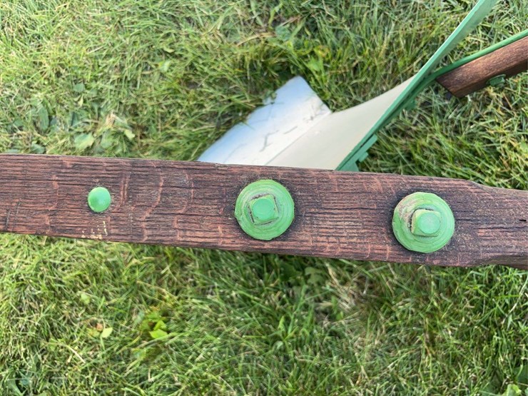 john-deere-16-image-12