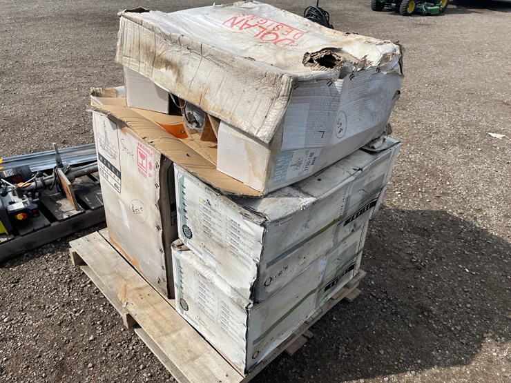 #5120-•-pallet-of-lighting-fixtures-image-1