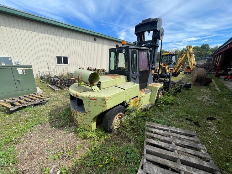 #135-•-clark-forklift-(shawano,-wi)-image-3
