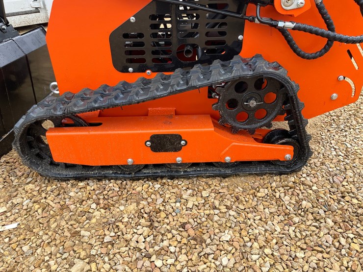 #1260-•-mms-skid-steer-loader-image-24