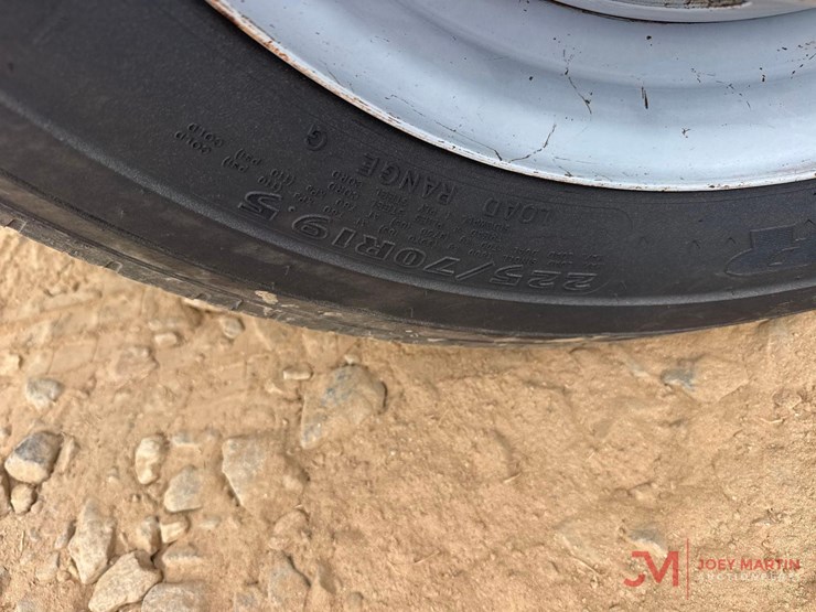 2016-ford-f550-xl-image-11