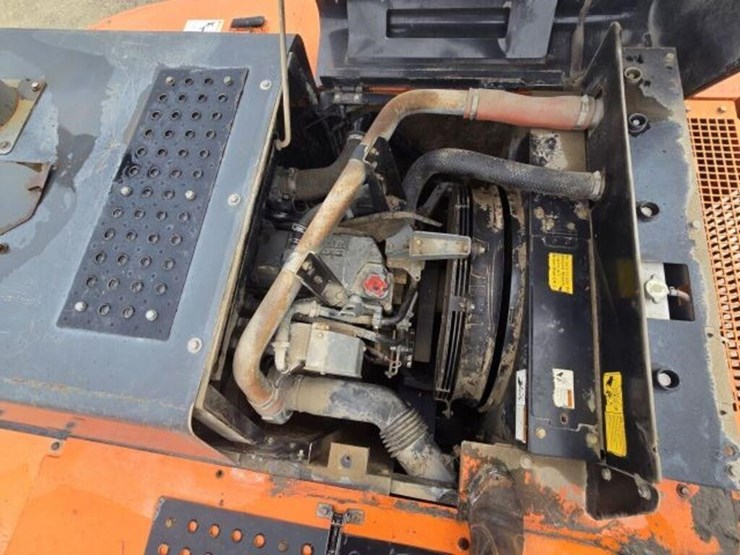 2012-hitachi-zx350-lc-image-32