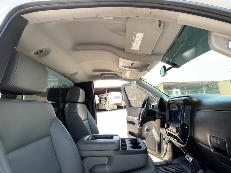 #1864-•-2018-chevy-work-truck-(has-nm-title)-image-79