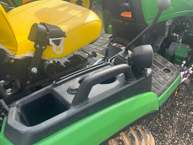 john-deere-1025-image-12