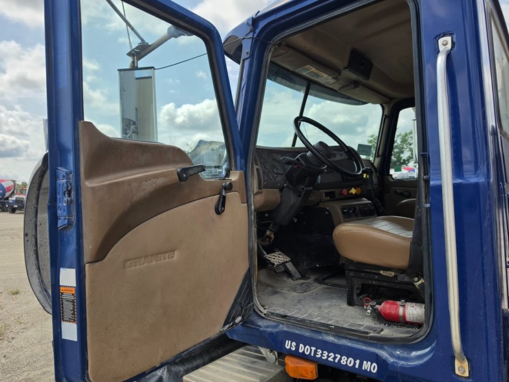 #25404-•-2003-mack-cv713-granite-tandem-axel-dump-truck-image-74